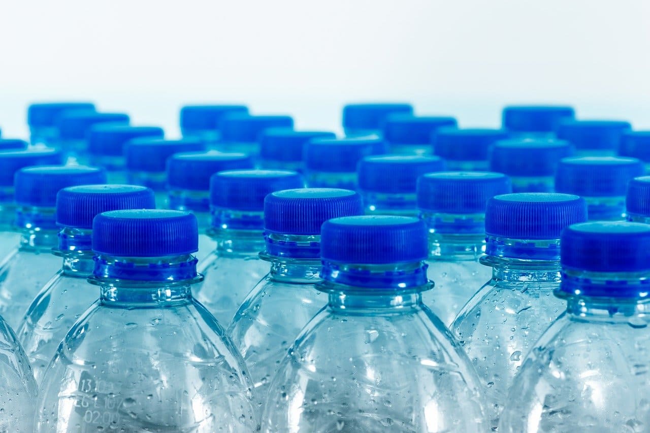 胡蝶蘭を水栽培する方法 ペットボトルでの水栽培がおすすめである理由とは 注意点についても解説 開業 開店 移転祝いにwebカタログギフト オフィスギフト