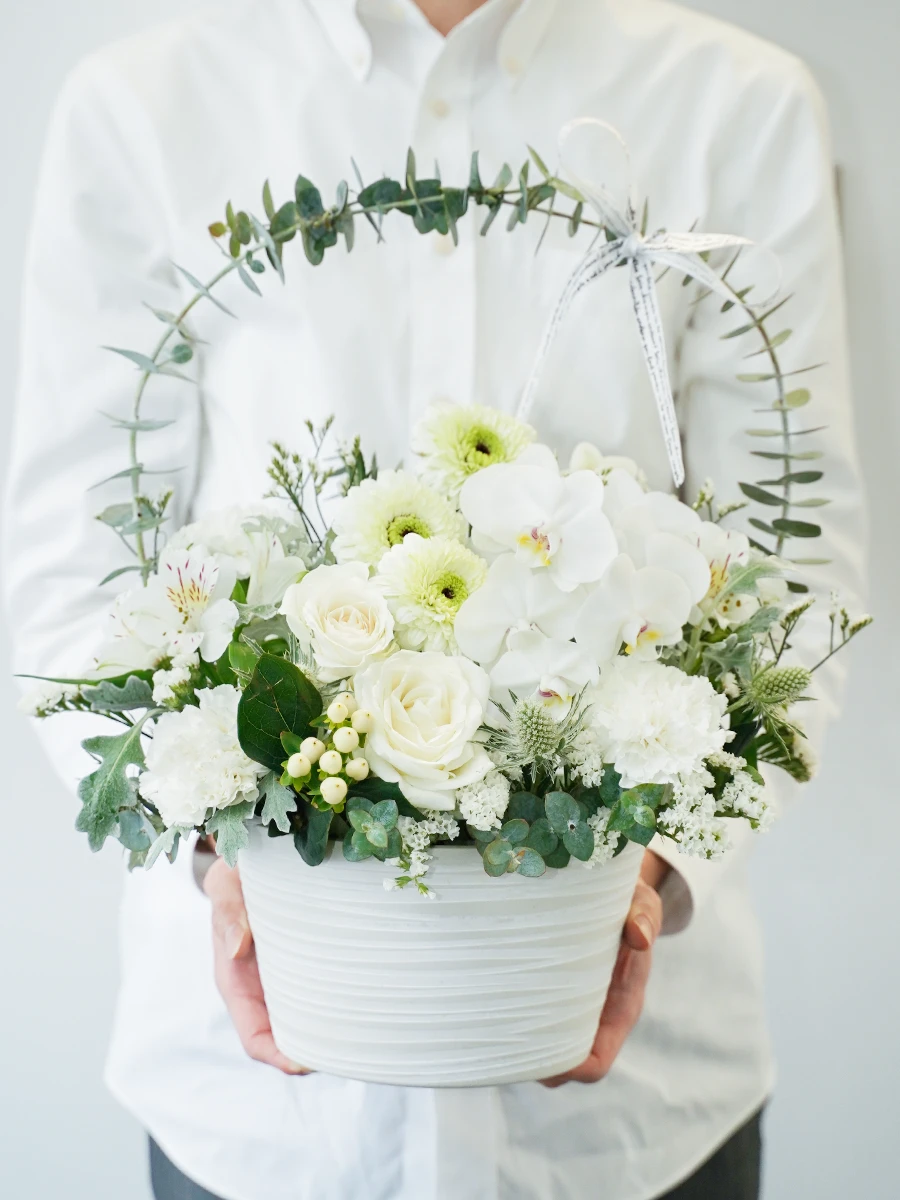 胡蝶蘭のアーチ生花アレンジ 白 M