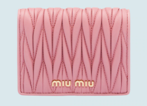 【MIU MIU】「マテラッセ」レザー 財布　ピンク